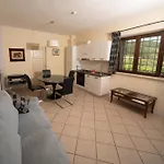 Tilla Villa