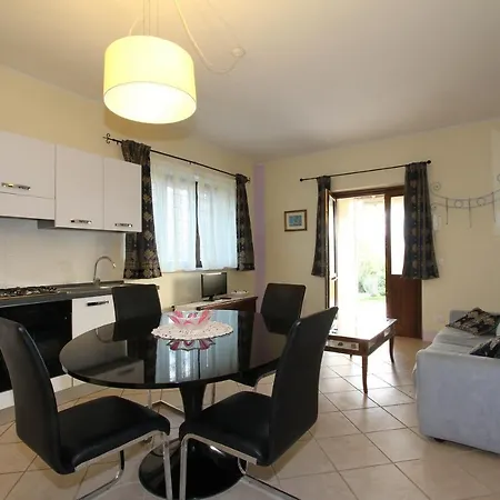 Tilla Villa *