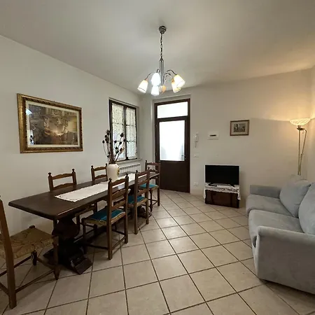 Tilla Villa *